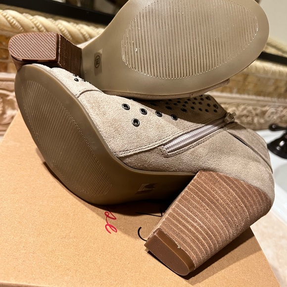 Coconuts/Matisse “J’adore” peep toe heels - Picture 4 of 4